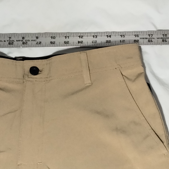 Nautica Men's Performance Shorts Wicking UPF Stretch Breathable Tan Size 32 - Picture 2 of 6